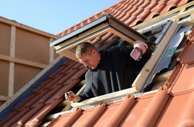 Pose de fenêtres de toit Velux à Riville